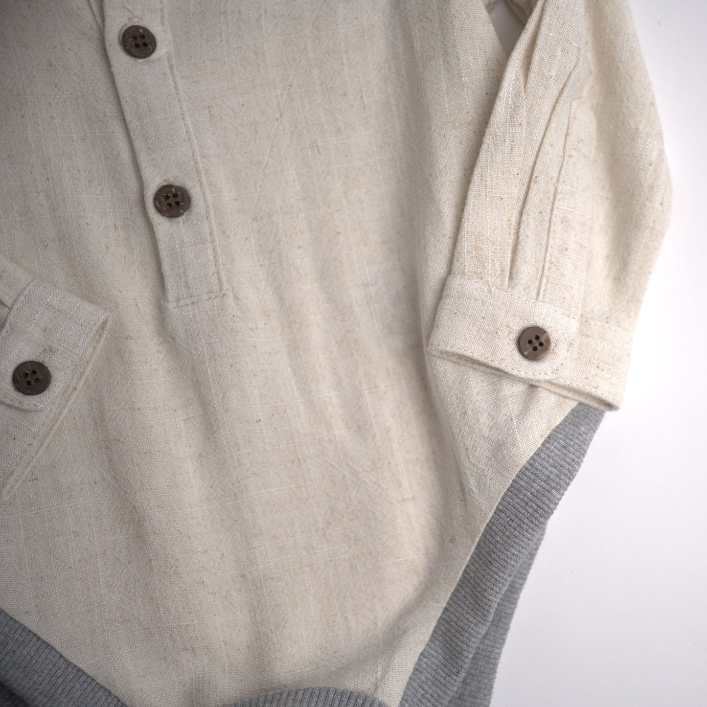 Me & Henry Jasper Woven Onesie – Cream Cotton