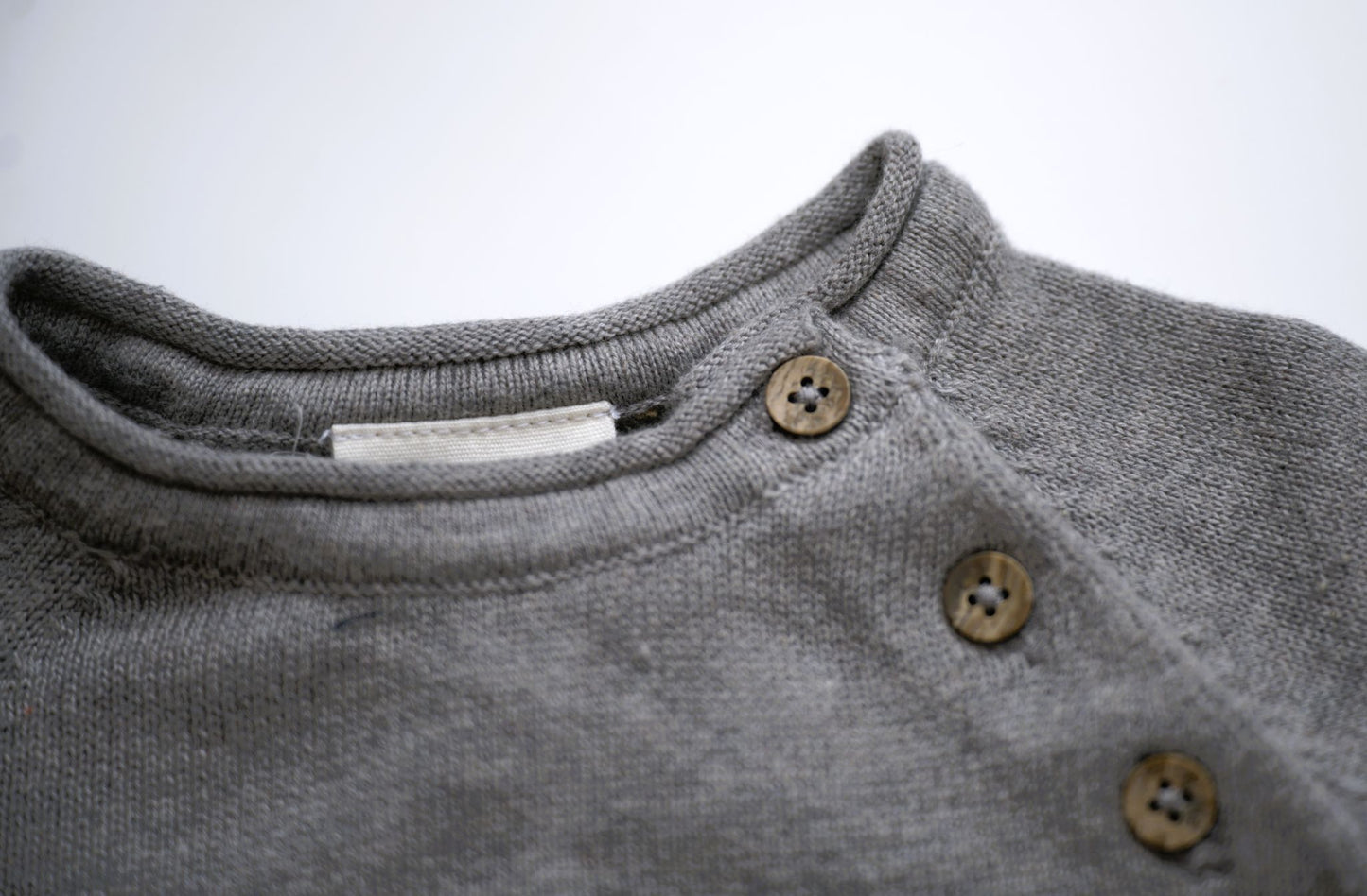 Viverano Organics Dinosaur Jacquard Knit Raglan Baby Sweater (Organic Cotton) – Heather Grey