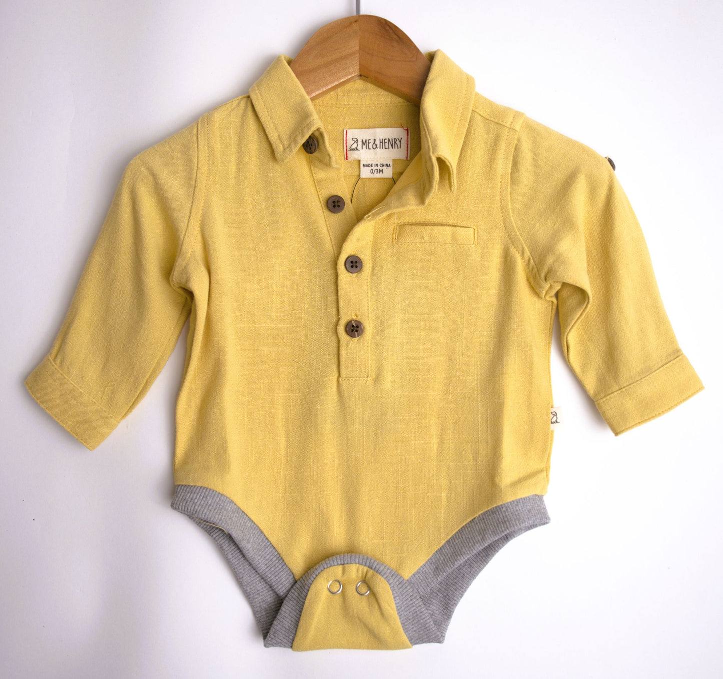 Me & Henry Jasper Woven Onesie – Gold