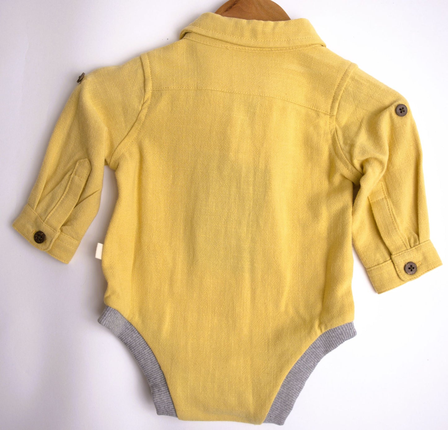 Me & Henry Jasper Woven Onesie – Gold