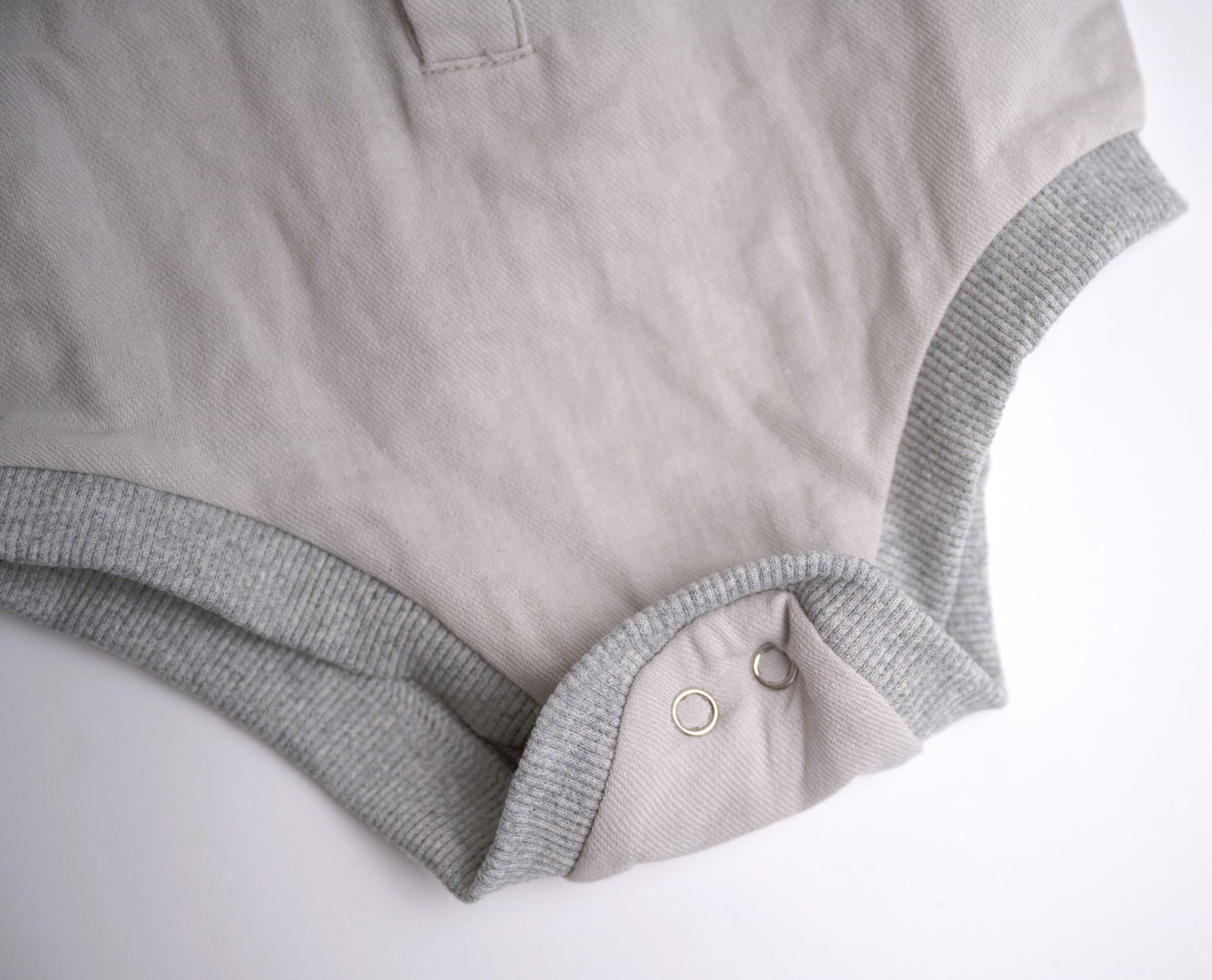 Me & Henry Helford Woven Onesie – Pale Grey