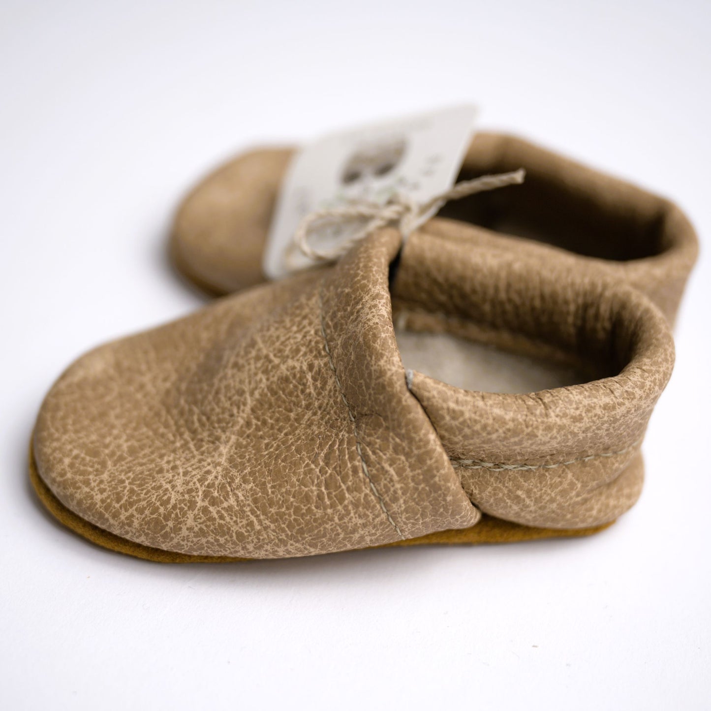 Starry Knight Design Loafers – Latte (tan)