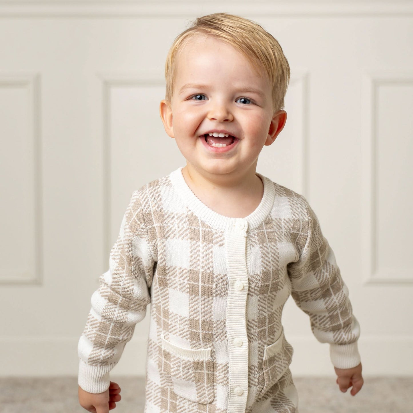 Hope and Henry Organic Intarsia Sweater Romper – Light Taupe Heather Plaid
