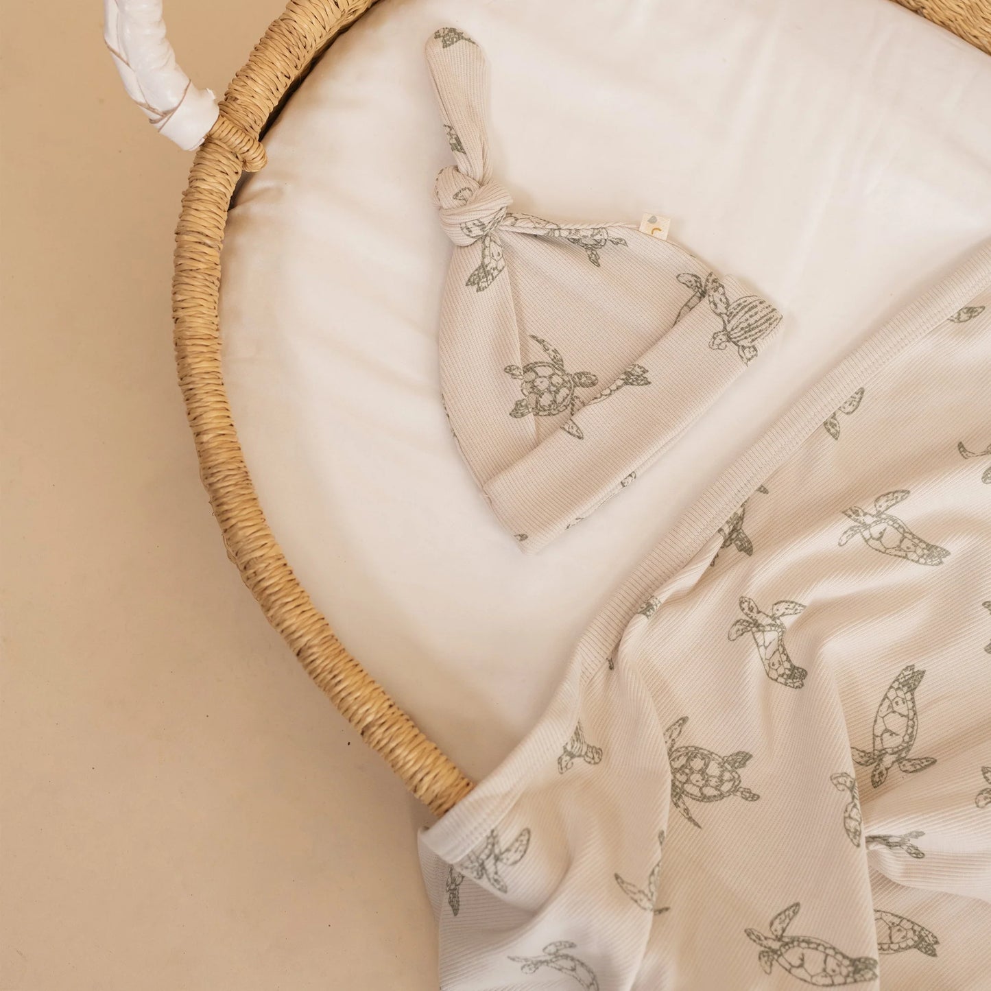 Makemake Organics Organic Swaddle Blanket & Hat Set – Turtles 42"X34"