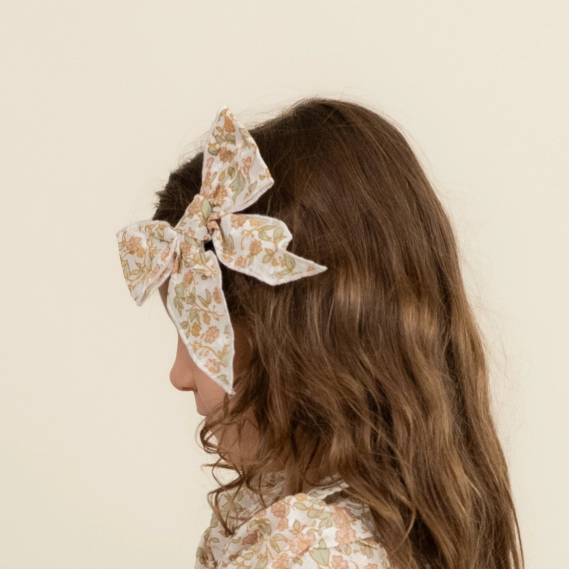 makemake, tuscan, bow, hair clip