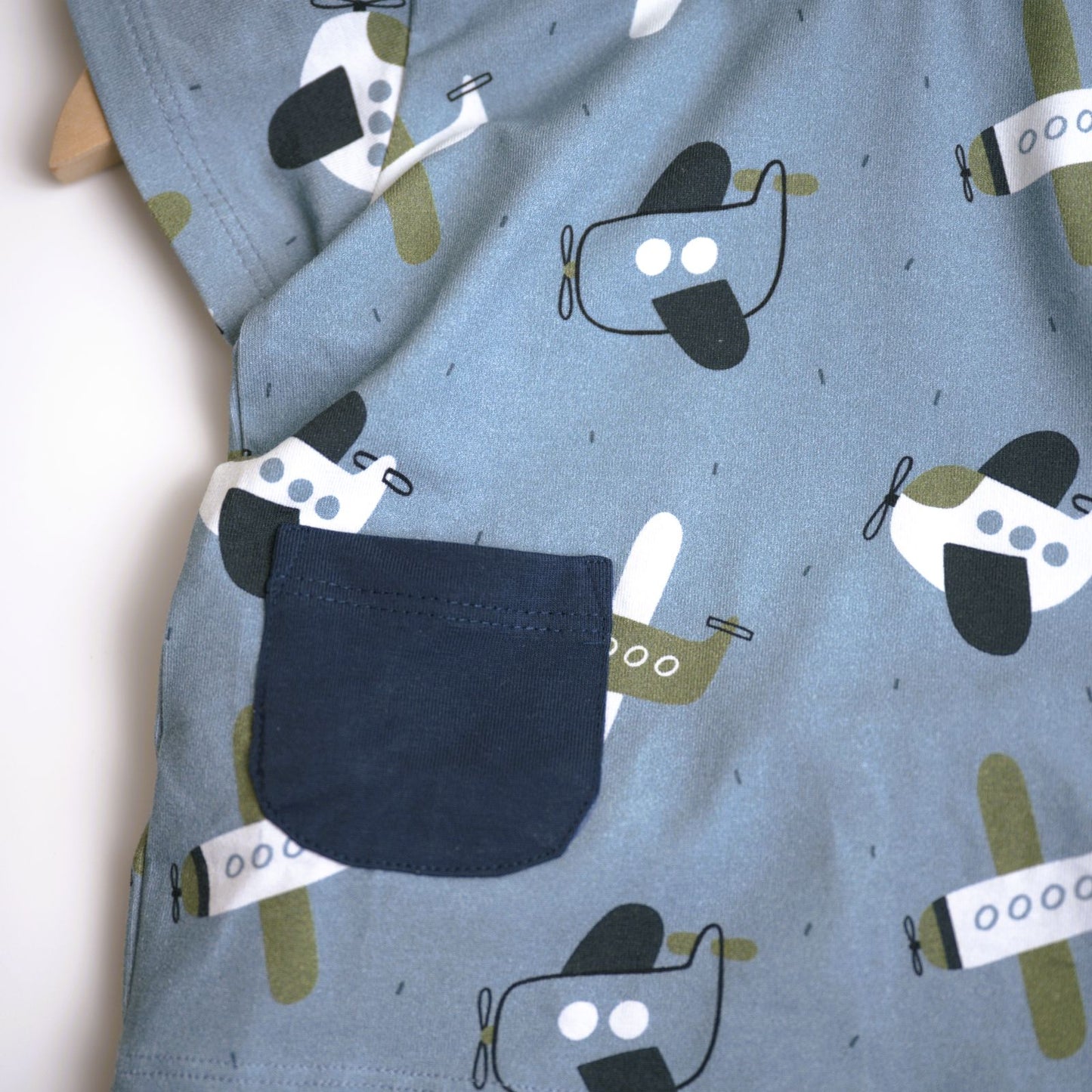 viverano organics children's navy two piece shorts and short sleeve shirt planes
