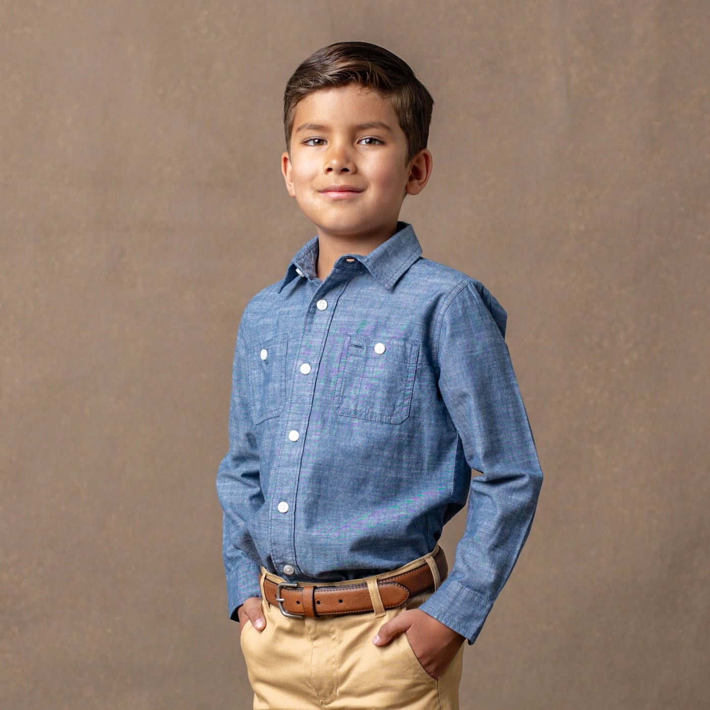 Hope and Henry Organic Chambray Button Down Shirt – Blue Chambray