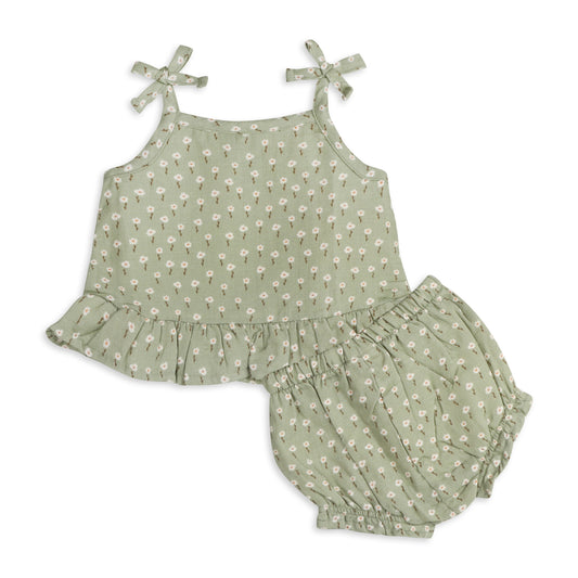 viverano, green two piece, baby outfit in sage green and daisy pattern .  ruffled bottom