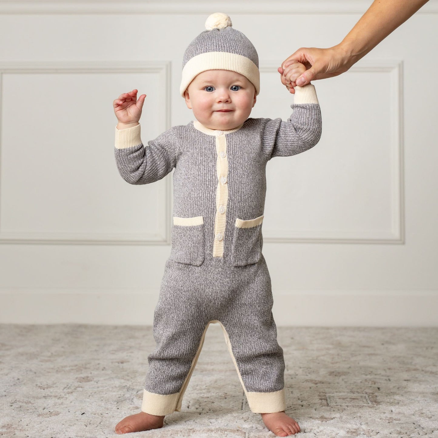 Hope and Henry Organic Button Front Romper & Beanie Set – Gray Marl