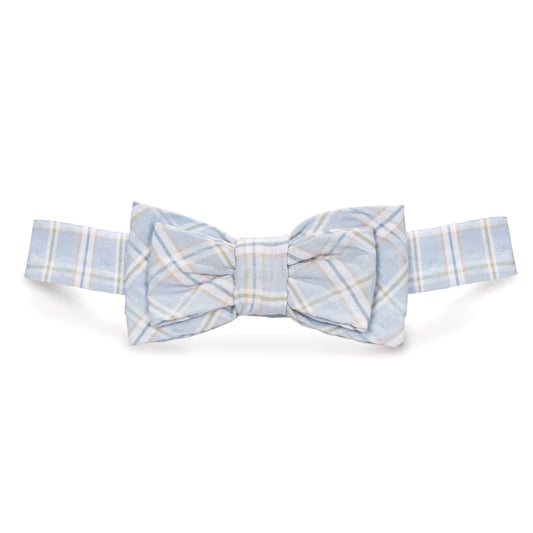 Adjustable boys seersucker bow tie made of 100% organic cotton by Hope and Henry.