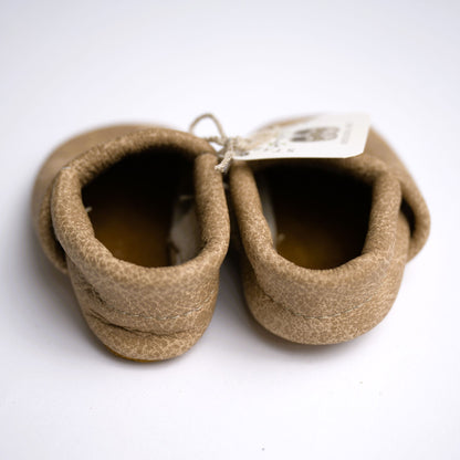 Starry Knight Design Loafers – Latte (tan)