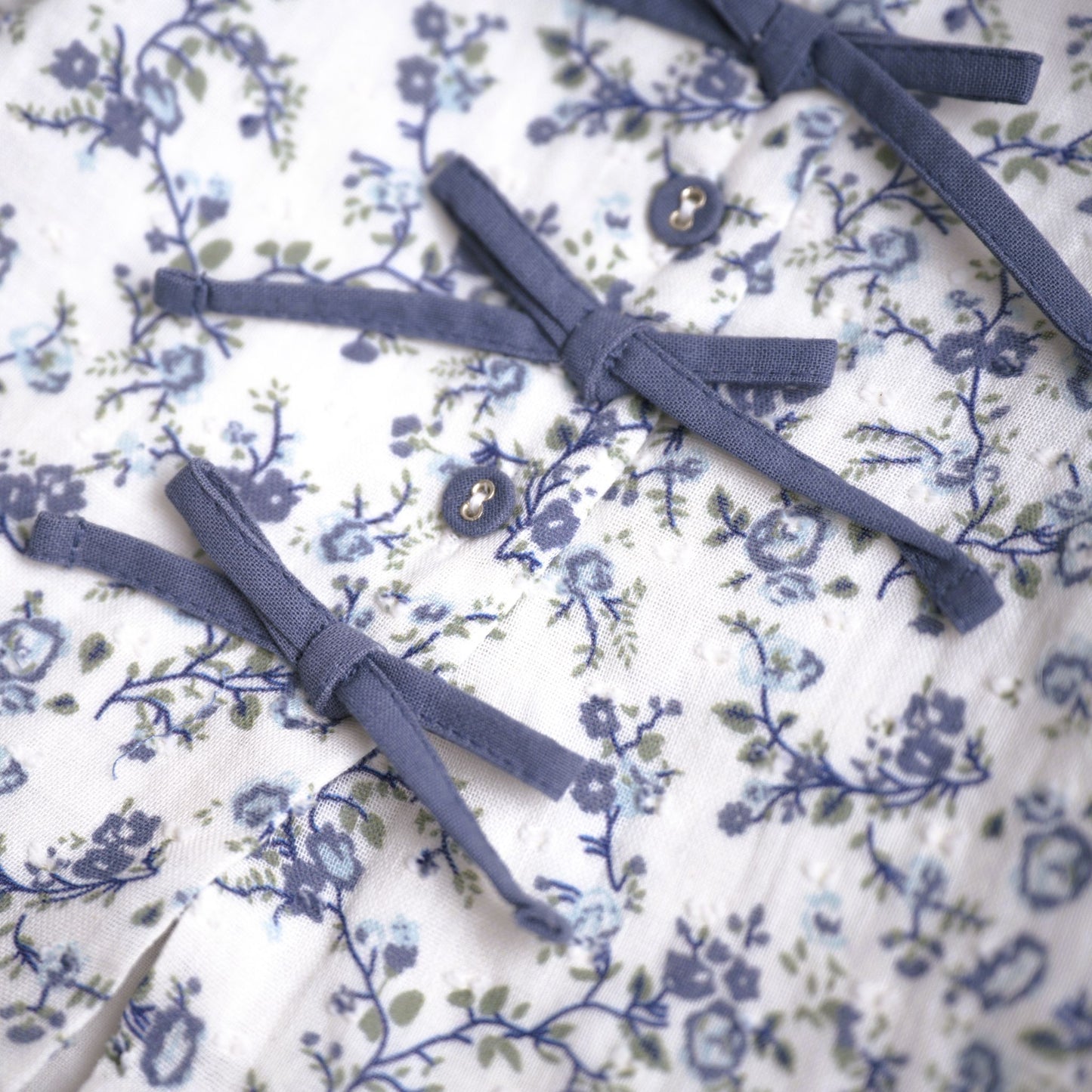 Viverano Organics Celia Floral Baby Blouse w/Bow & Bloomer (Organic) – Navy Ditsy Floral