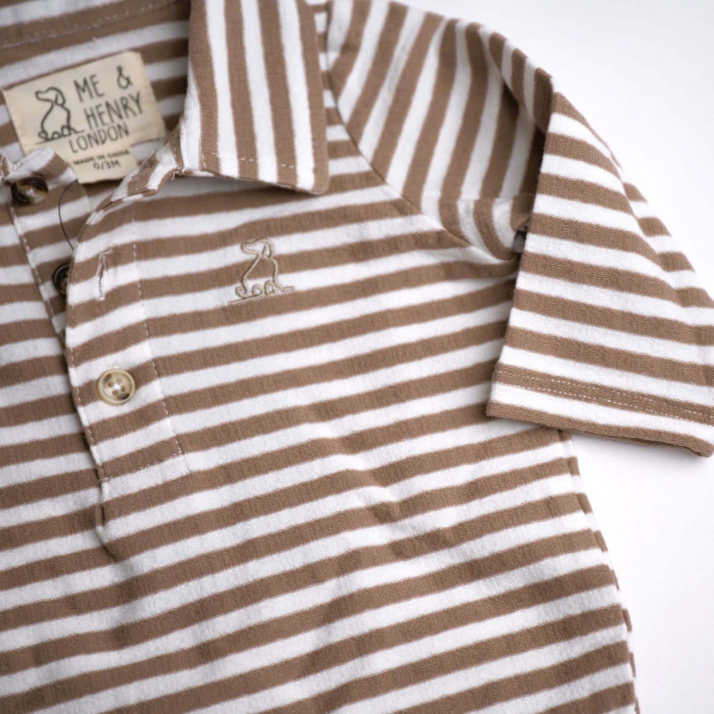 Me & Henry Seymour Polo Onesie – Tan/White